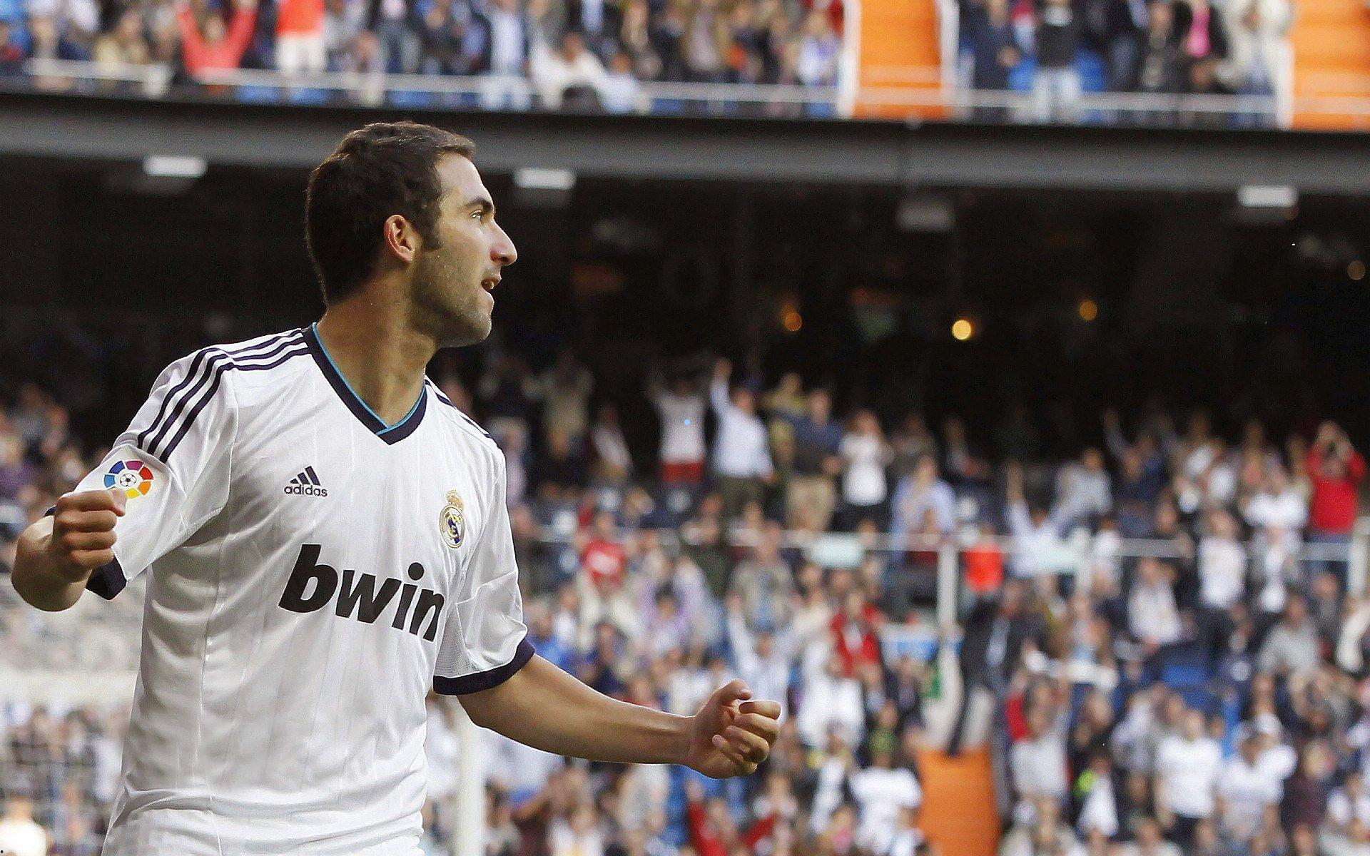 罗马诺独家揭秘，2025年夏季足球转会市场风起云涌