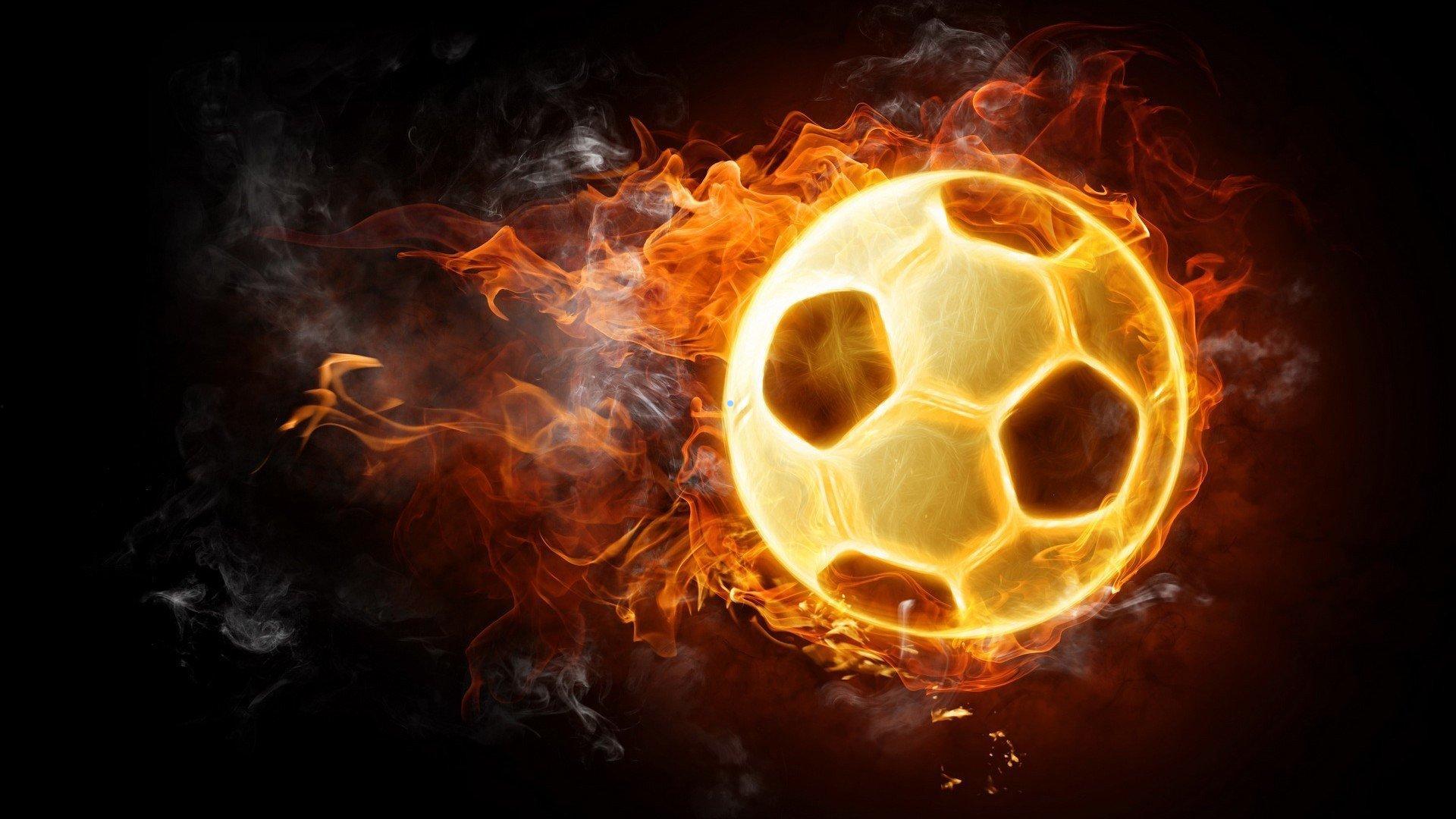 足球界震撼会面，德劳伦蒂斯与利雅得胜利CEO共举C罗球衣，足坛合作与转会猜想升温